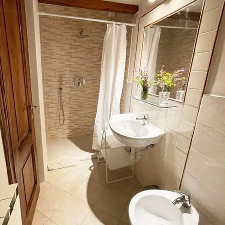 Accommodatie bij particulieren 2x Double Bedroom On - Cerqua Palmata - Waterfall Assisi