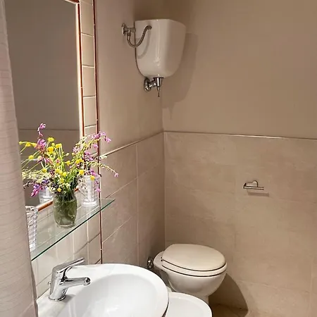 2x Double Bedroom On - Cerqua Palmata - Waterfall Accommodatie bij particulieren Assisi